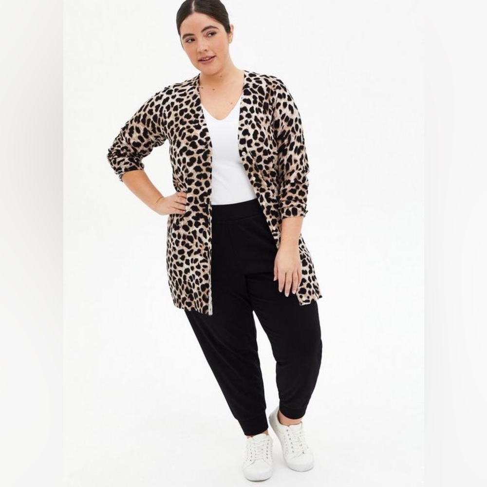 Torrid Leopard Textured Slub Boyfriend Cardigan Brown Black
Size 6X 30